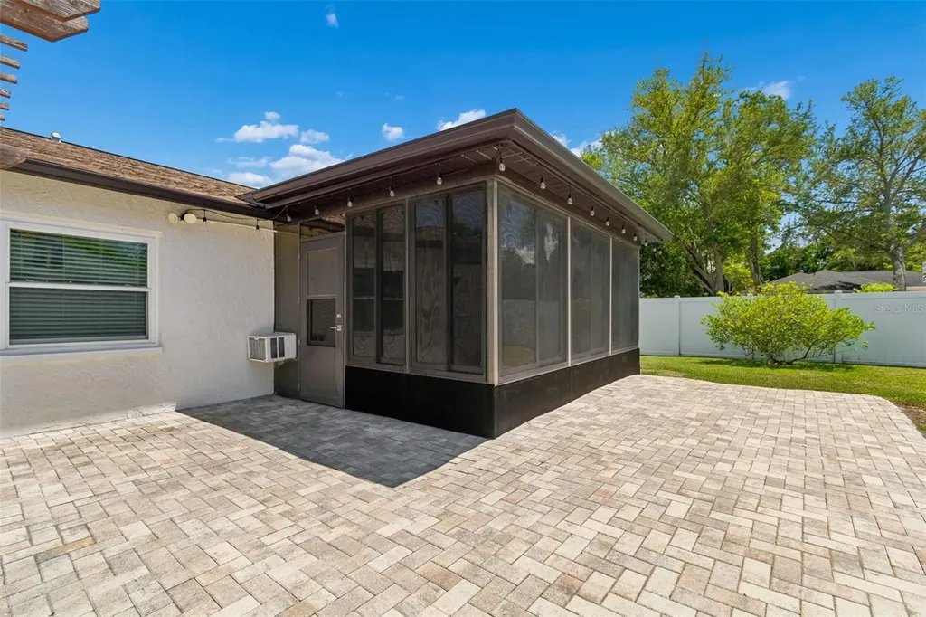 4111 N Bay Hills Boulevard Safety Harbor FL 34695