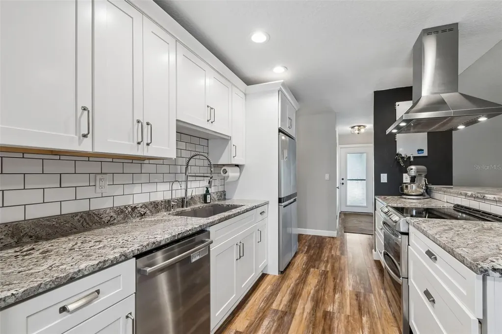 4111 N Bay Hills Boulevard Safety Harbor FL 34695
