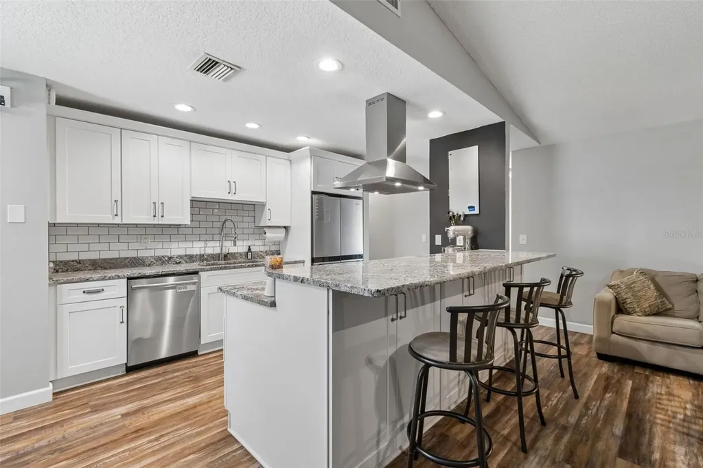 4111 N Bay Hills Boulevard Safety Harbor FL 34695