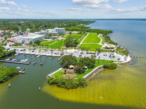 4111 N Bay Hills Boulevard Safety Harbor FL 34695