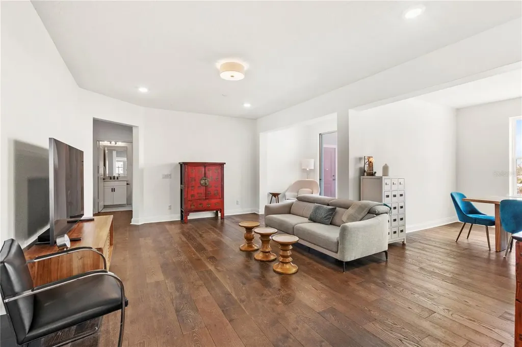 7573 Laureate Boulevard Orlando FL 32827