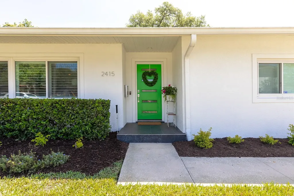 2415 Eaton Lane Orlando FL 32804