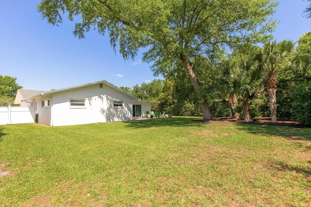 2415 Eaton Lane Orlando FL 32804