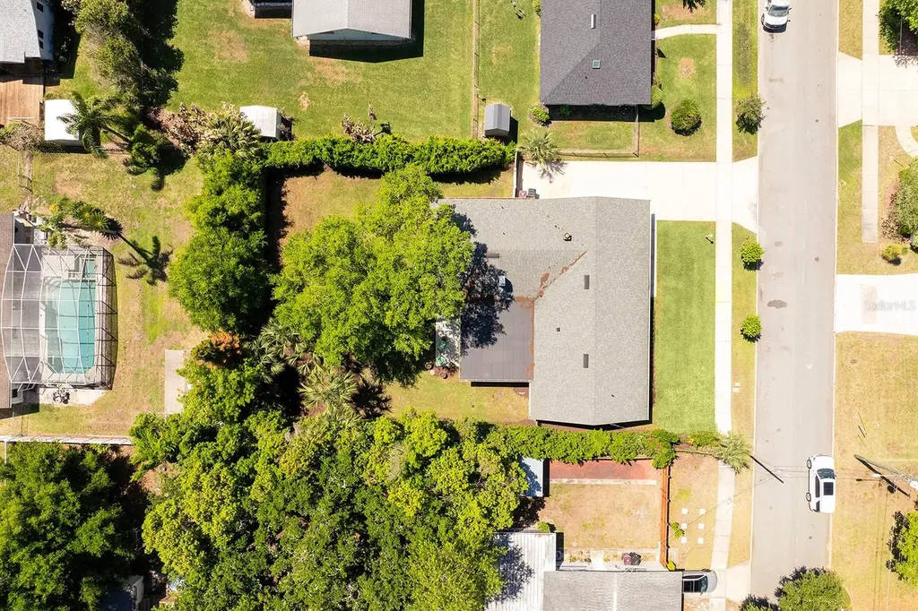 2415 Eaton Lane Orlando FL 32804