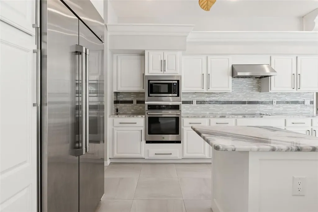 6153 New Osprey Point Weeki Wachee FL 34607