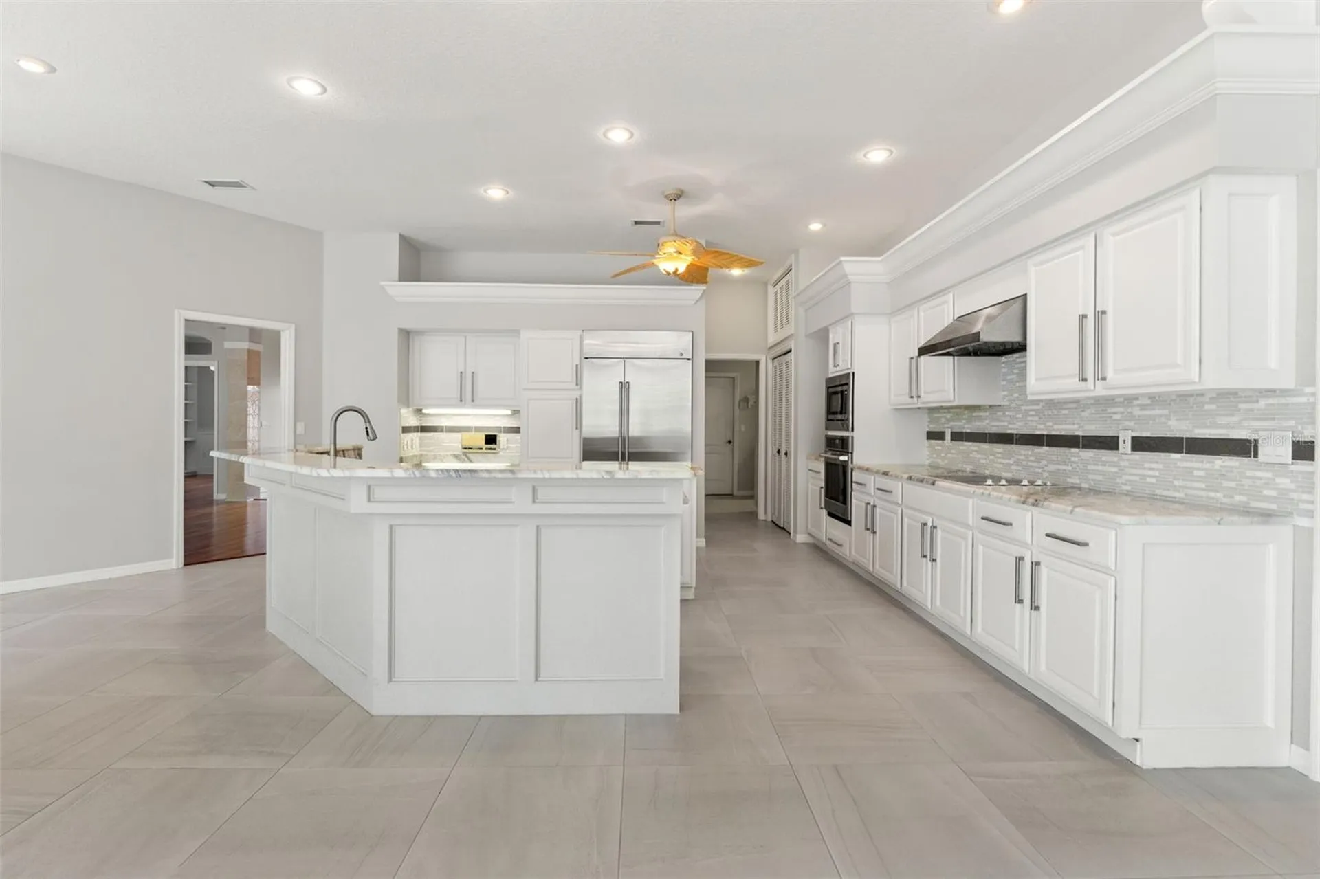 6153 New Osprey Point Weeki Wachee FL 34607