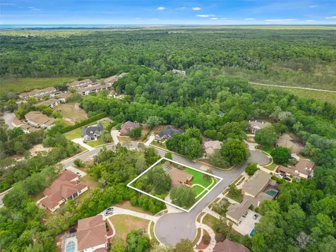 6153 New Osprey Point Weeki Wachee FL 34607