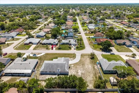918 N Atmore Circle Deltona FL 32725