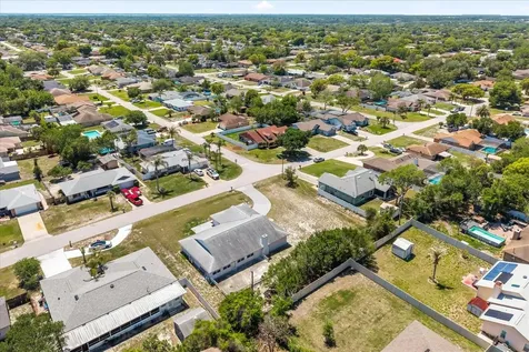 918 N Atmore Circle Deltona FL 32725