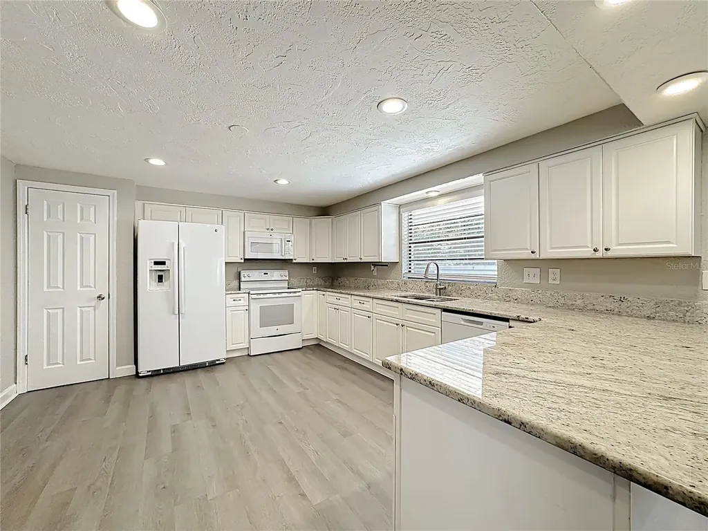 2144 Oak Terrace Sarasota FL 34231