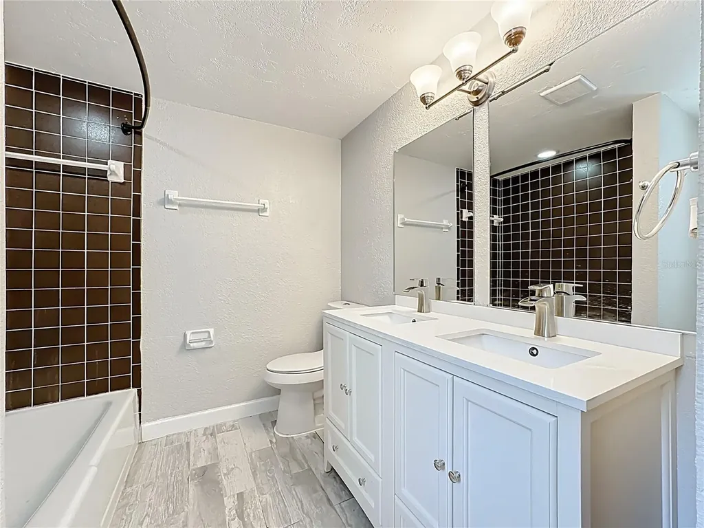 2144 Oak Terrace Sarasota FL 34231