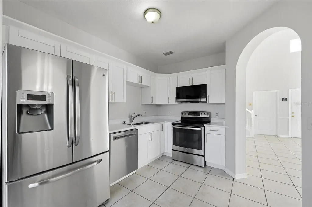 8123 Canterbury Lake Boulevard Tampa FL 33619