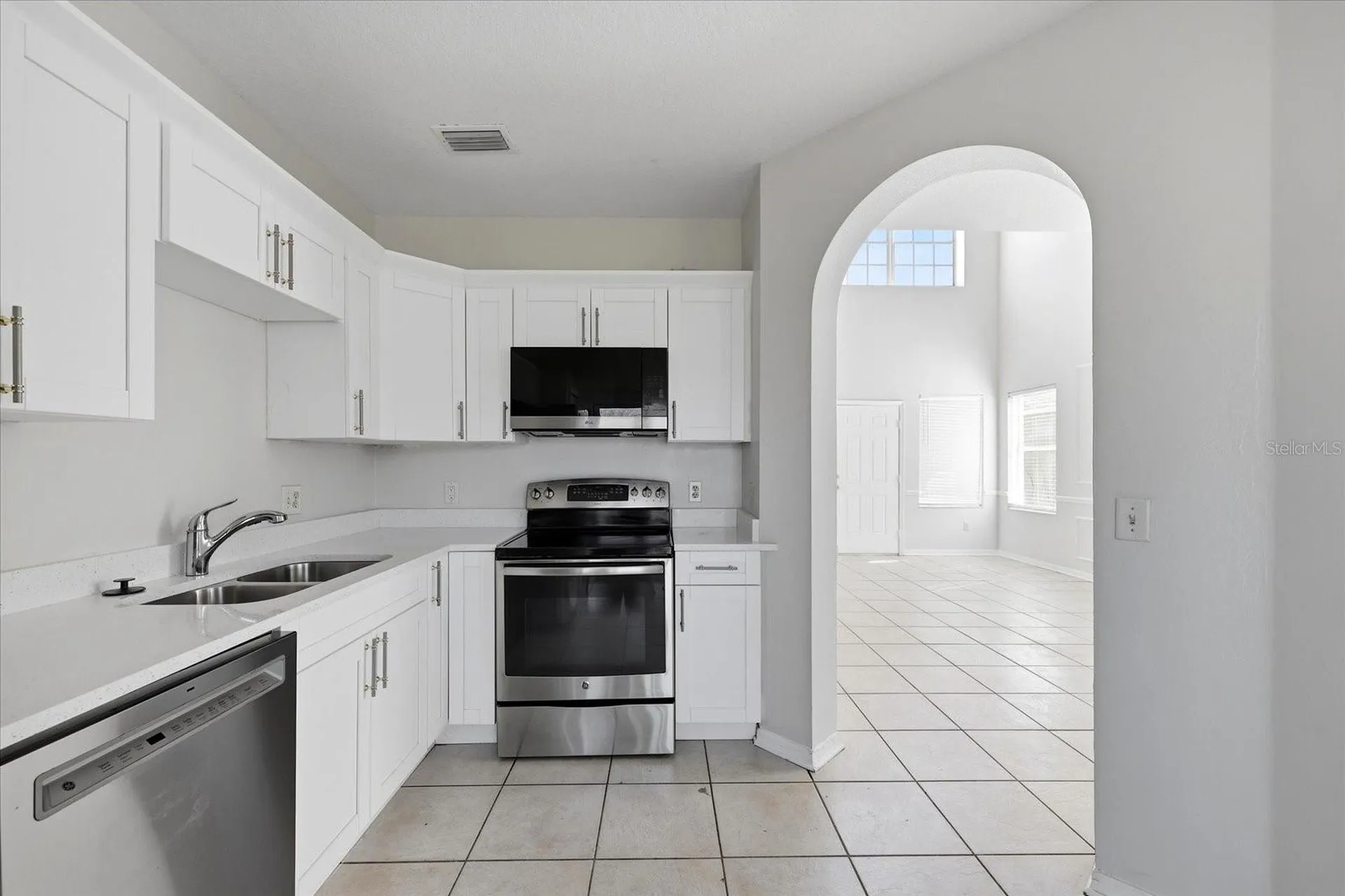 8123 Canterbury Lake Boulevard Tampa FL 33619