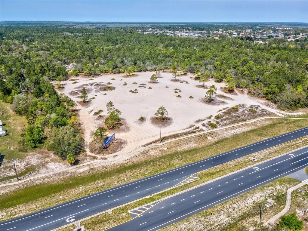 15.7 Acres Commercial Way Weeki Wachee FL 34613
