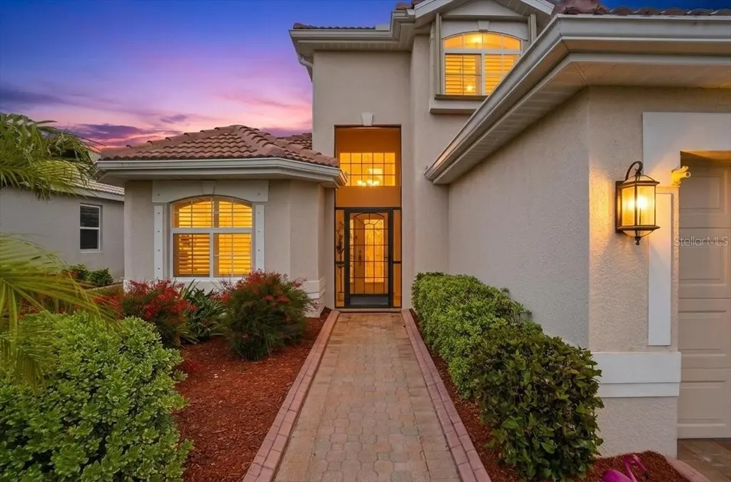 2082 Mesic Hammock Way Venice FL 34292
