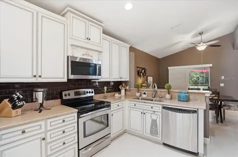 2082 Mesic Hammock Way Venice FL 34292