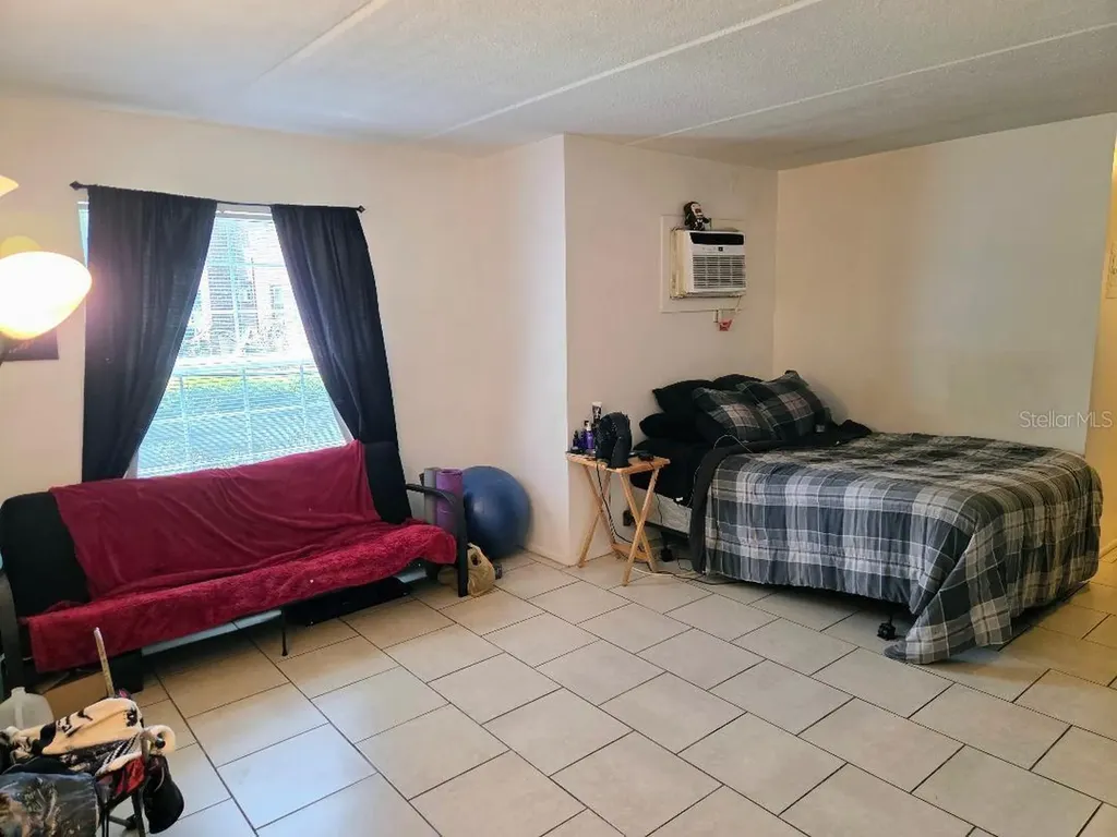 8580 9th Way N St Petersburg FL 33702