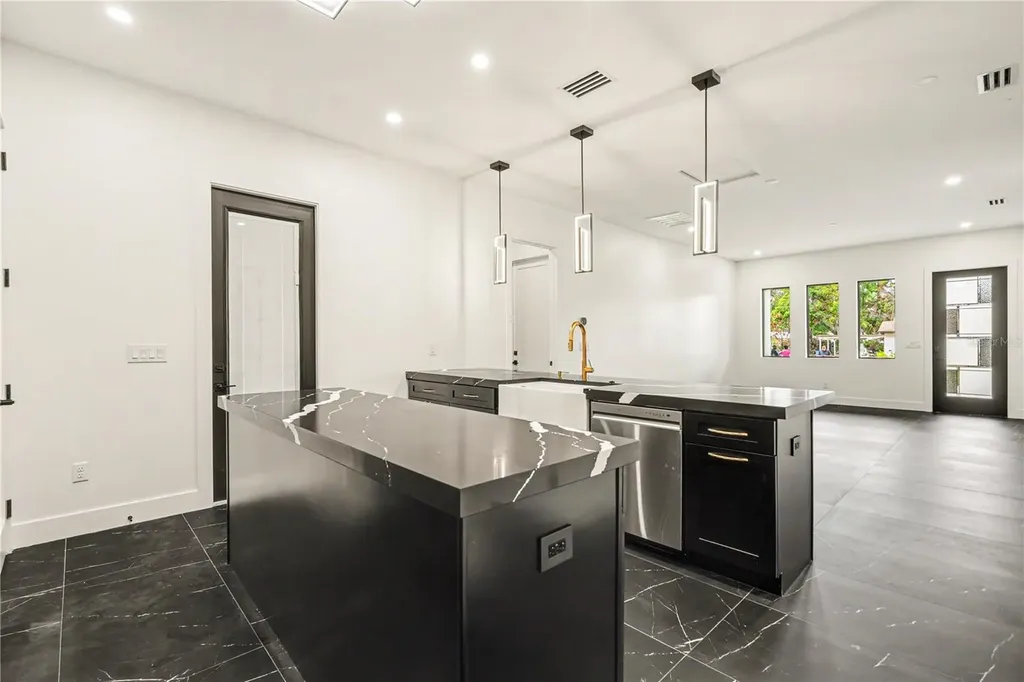 105 Garland Avenue Seffner FL 33584