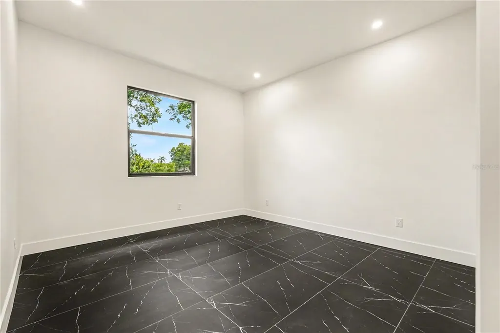 105 Garland Avenue Seffner FL 33584