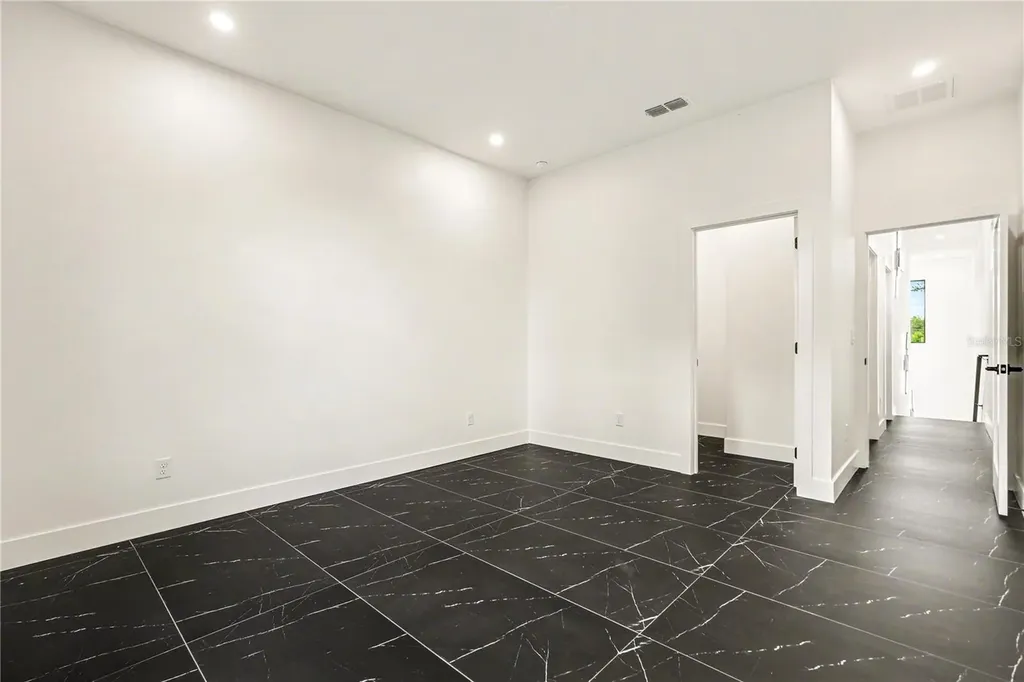 105 Garland Avenue Seffner FL 33584
