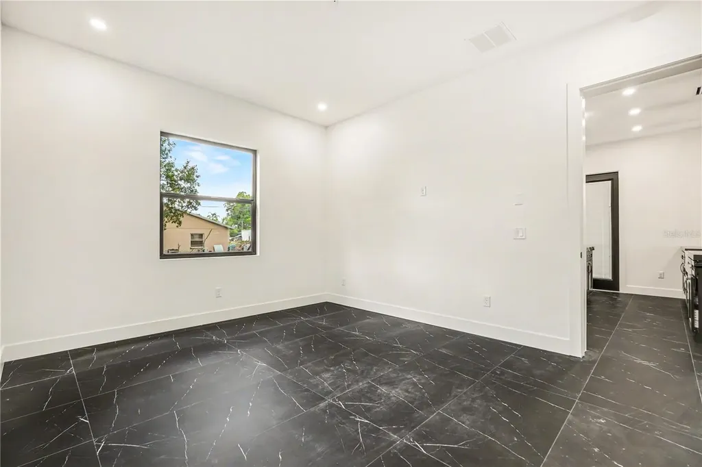 105 Garland Avenue Seffner FL 33584