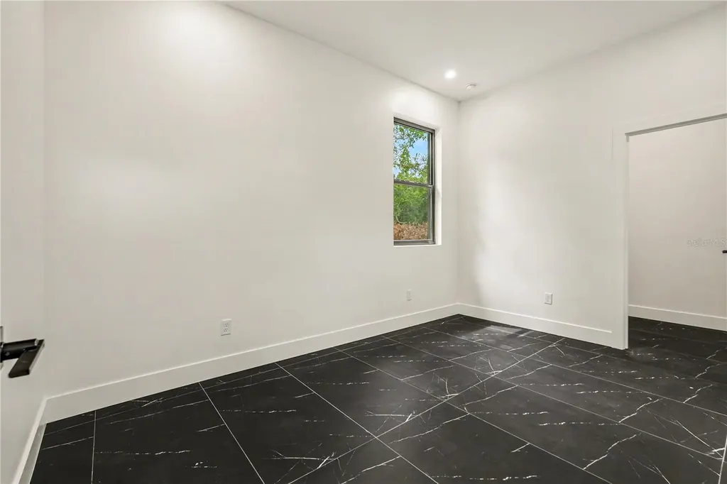 105 Garland Avenue Seffner FL 33584