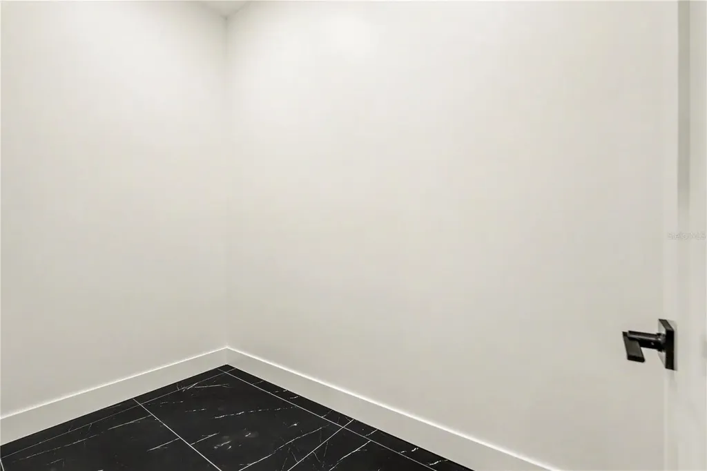 105 Garland Avenue Seffner FL 33584