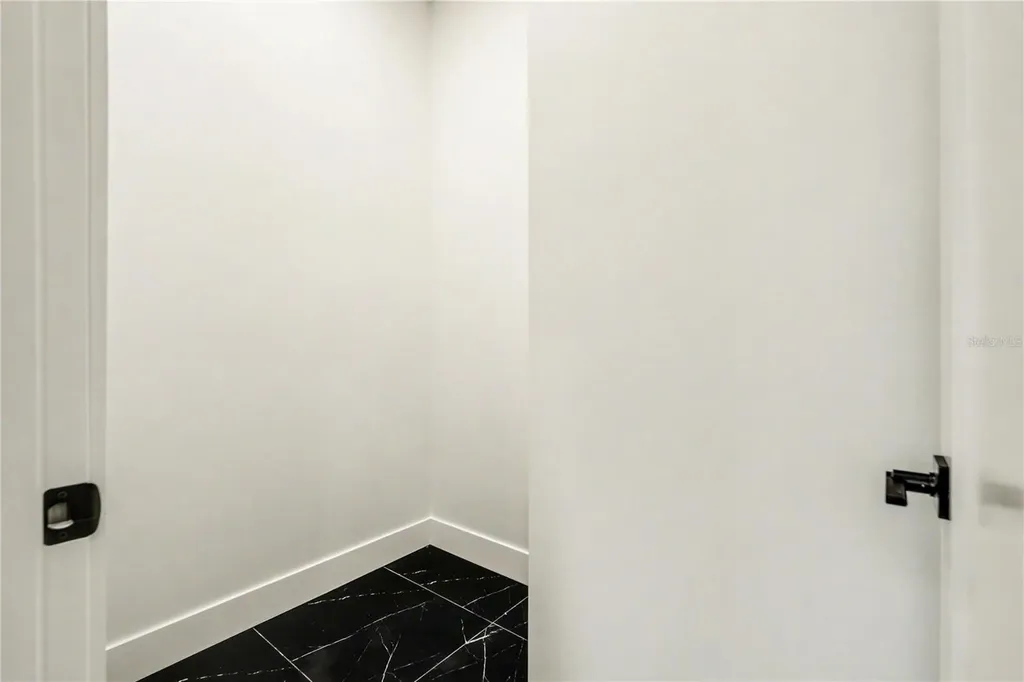 105 Garland Avenue Seffner FL 33584