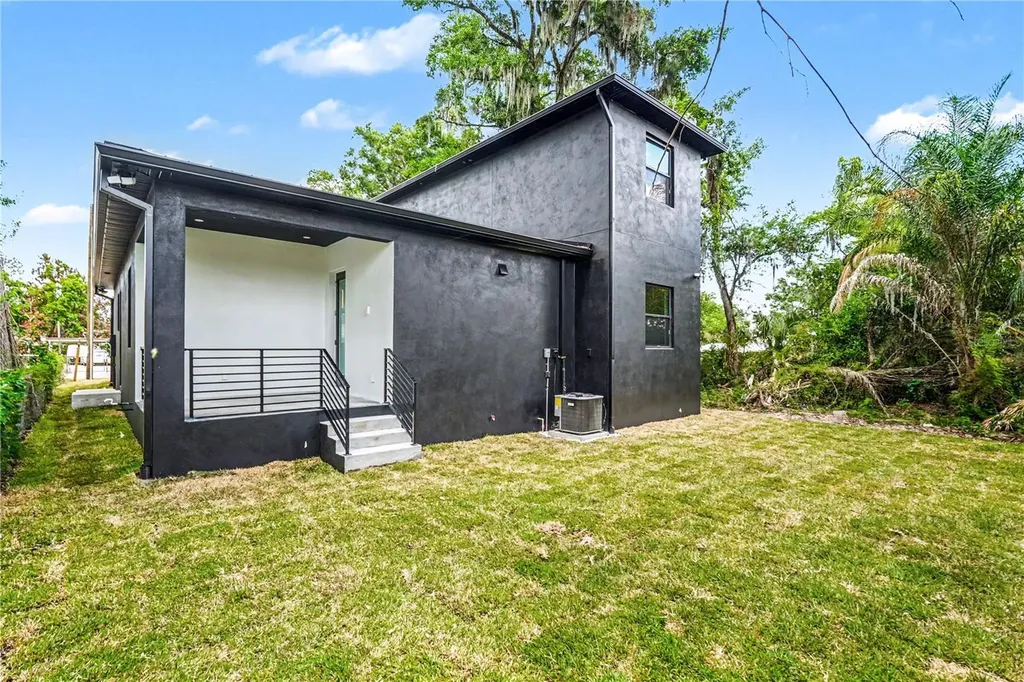 105 Garland Avenue Seffner FL 33584