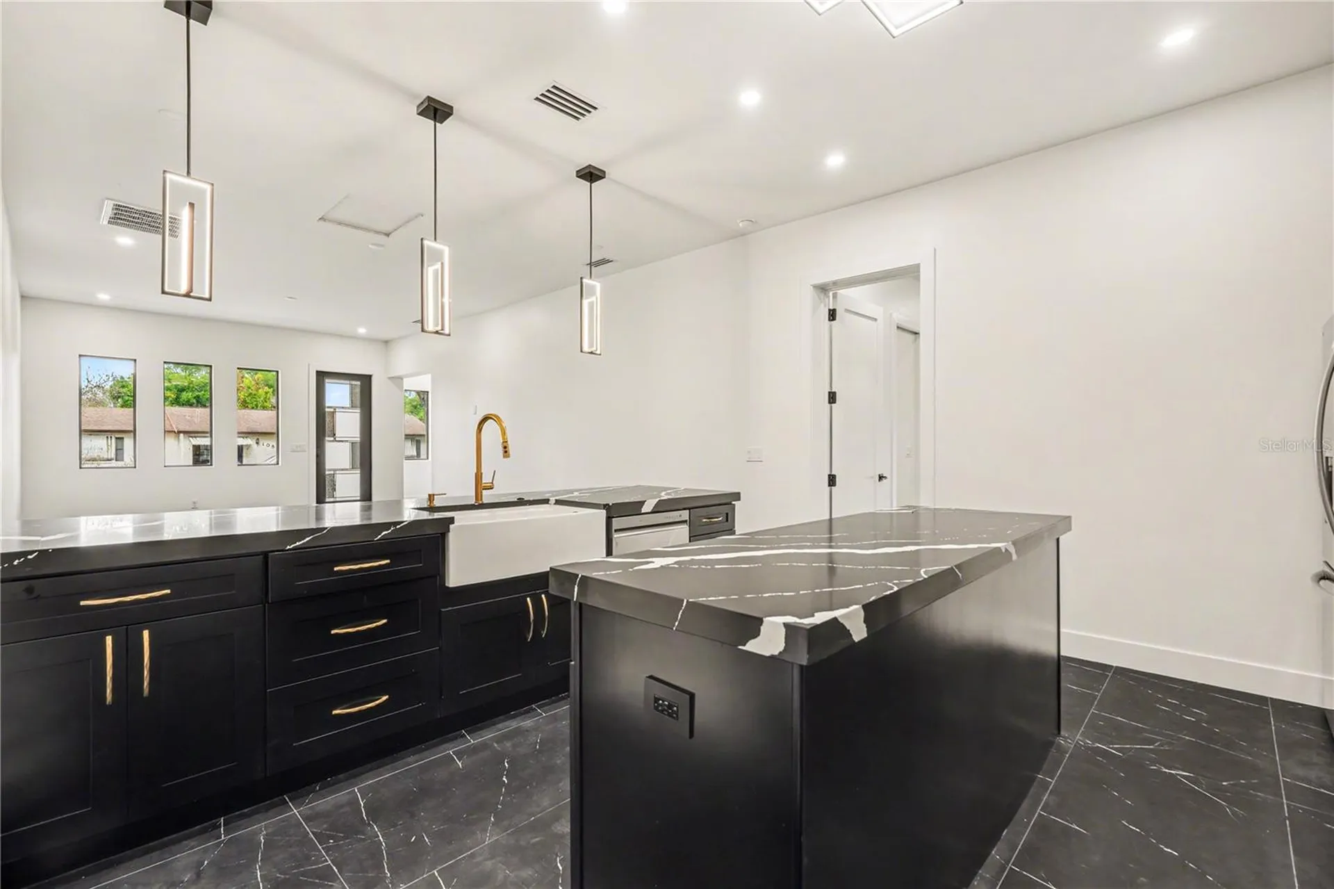 105 Garland Avenue Seffner FL 33584