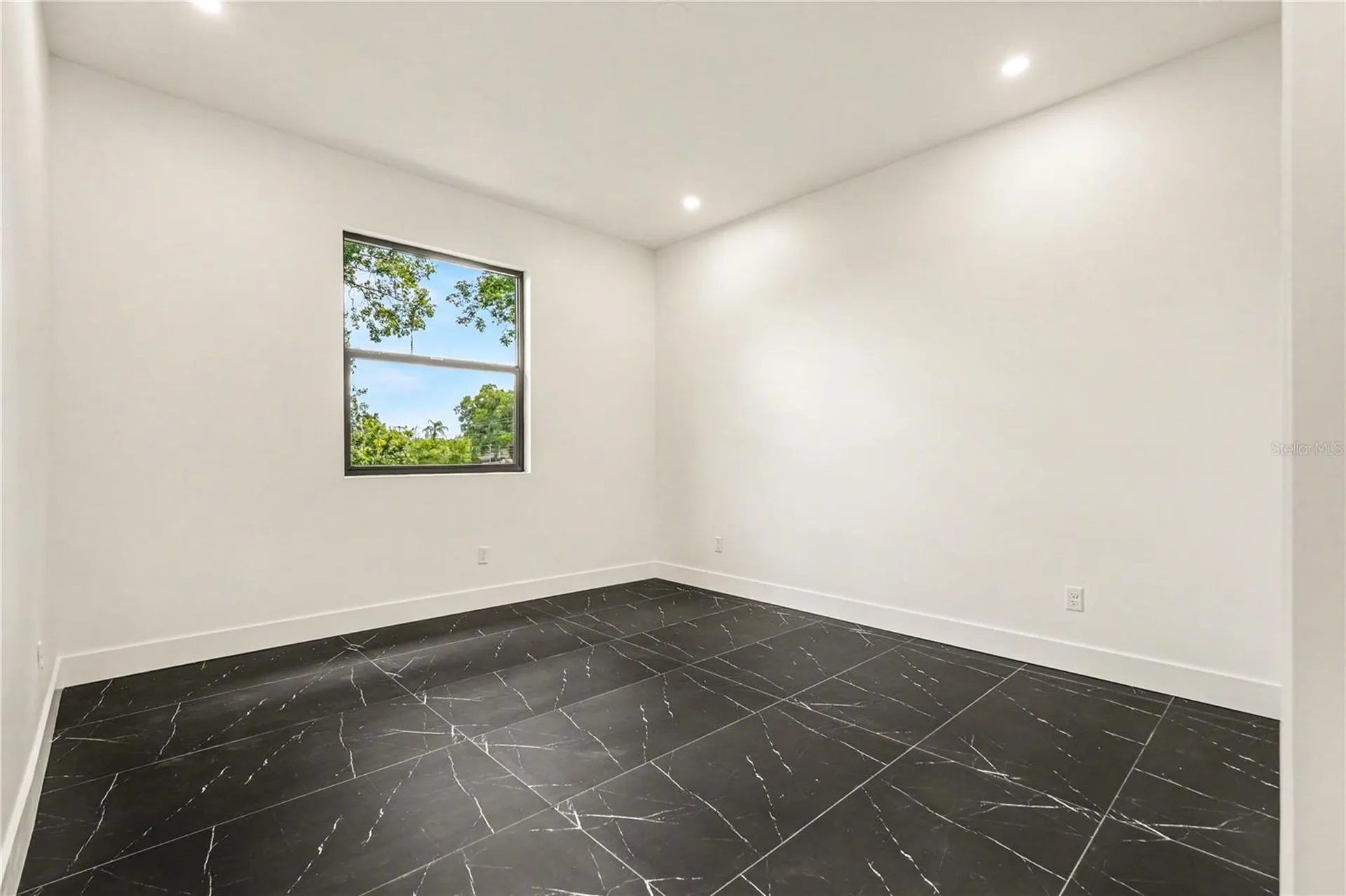 105 Garland Avenue Seffner FL 33584