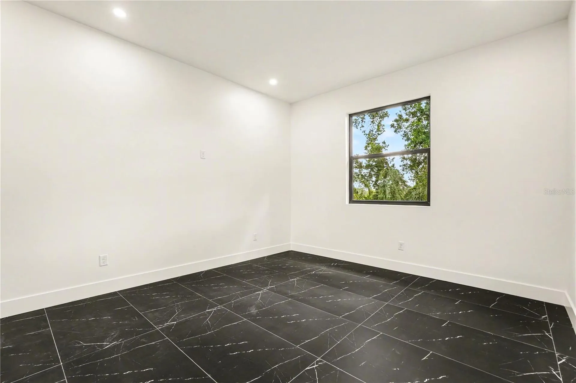 105 Garland Avenue Seffner FL 33584