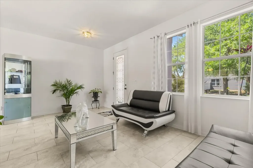 402 Chimney Rock Drive Ruskin FL 33570