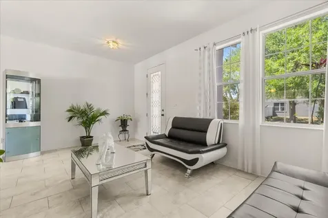 402 Chimney Rock Drive Ruskin FL 33570