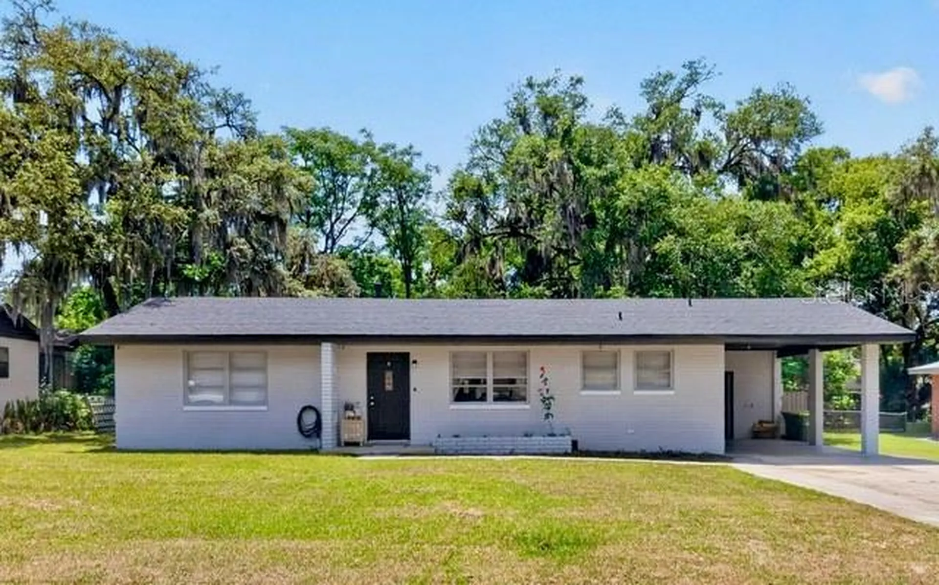 2303 Mahoney Avenue Leesburg FL 34748