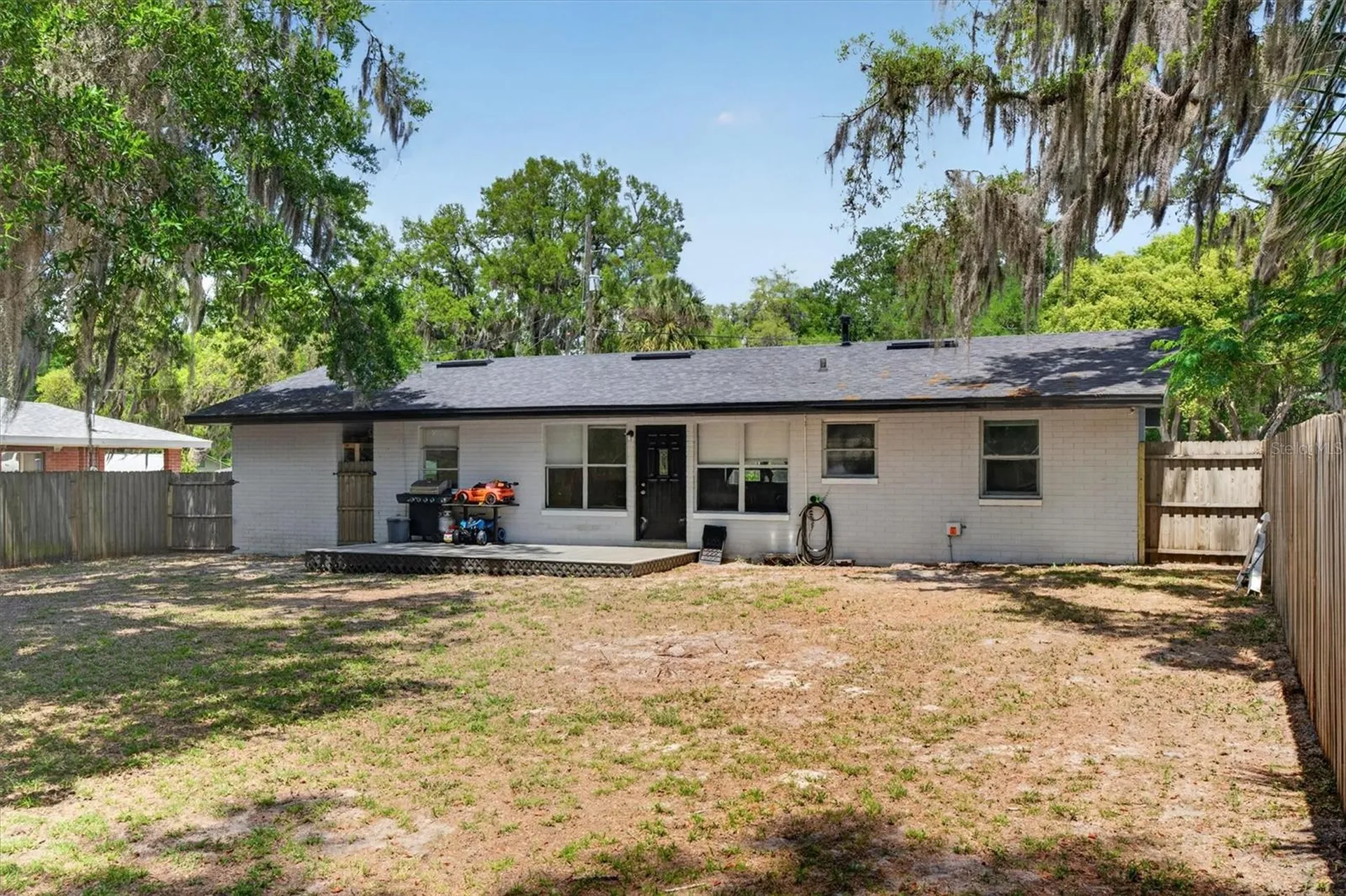 2303 Mahoney Avenue Leesburg FL 34748