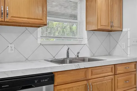 2303 Mahoney Avenue Leesburg FL 34748