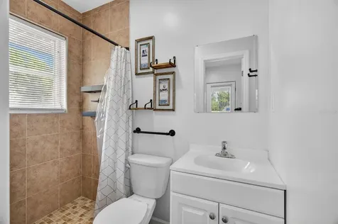 2303 Mahoney Avenue Leesburg FL 34748
