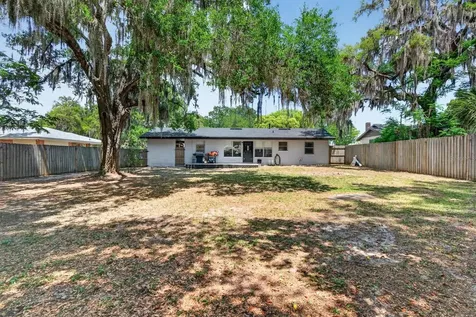 2303 Mahoney Avenue Leesburg FL 34748