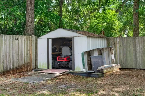 2303 Mahoney Avenue Leesburg FL 34748