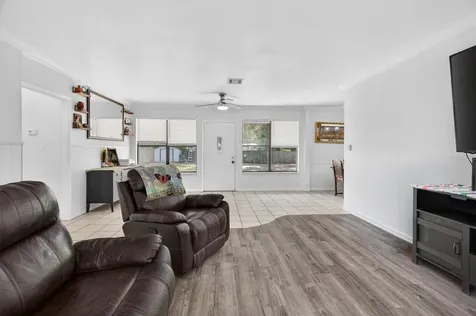 2303 Mahoney Avenue Leesburg FL 34748