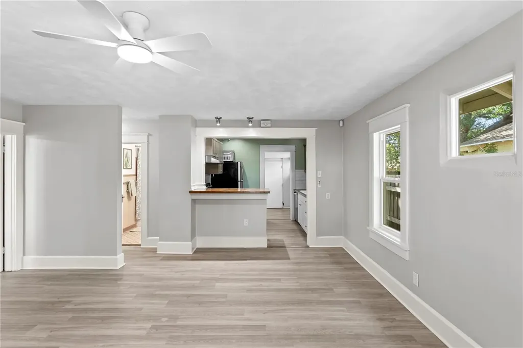 225 35th Street S St Petersburg FL 33711
