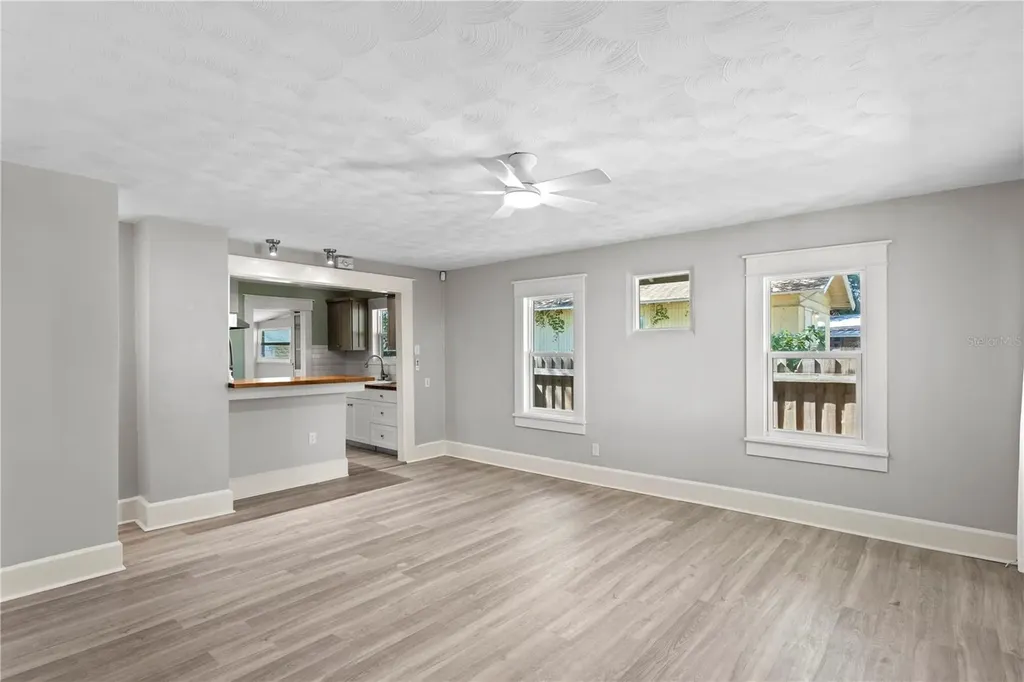 225 35th Street S St Petersburg FL 33711