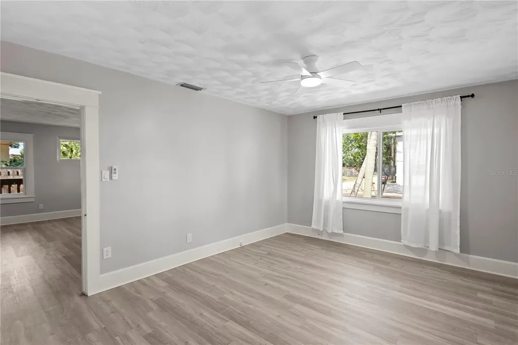 225 35th Street S St Petersburg FL 33711