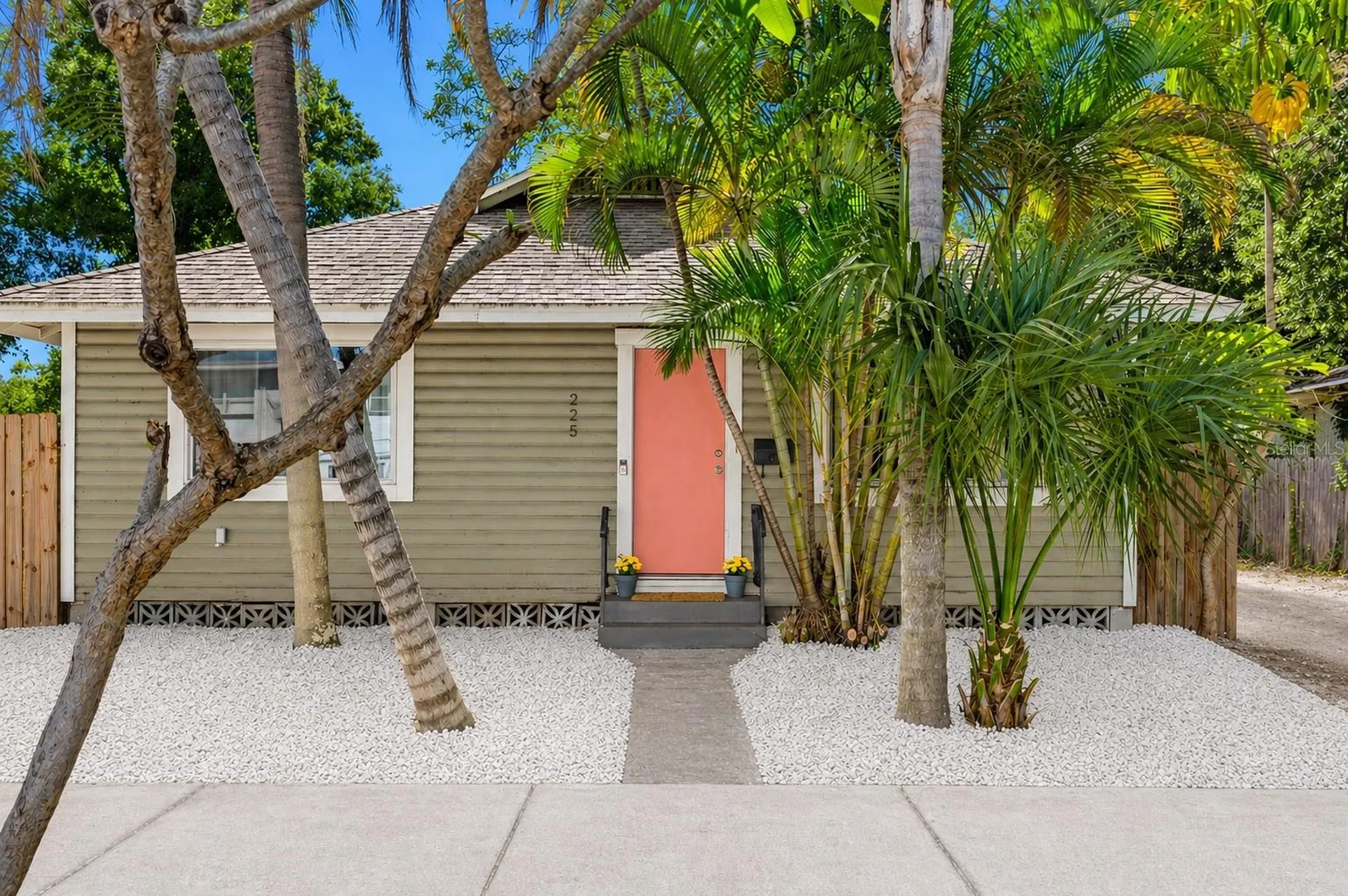 225 35th Street S St Petersburg FL 33711
