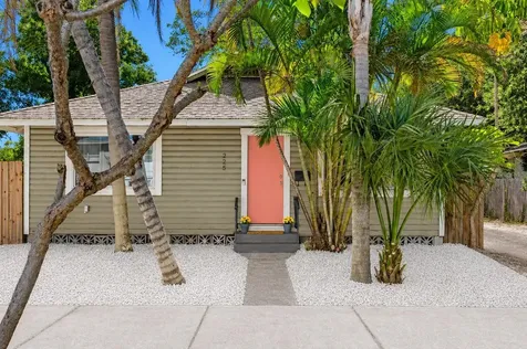 225 35th Street S St Petersburg FL 33711