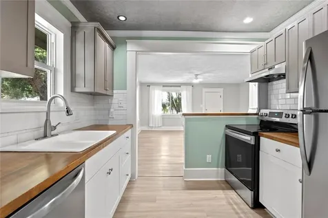 225 35th Street S St Petersburg FL 33711
