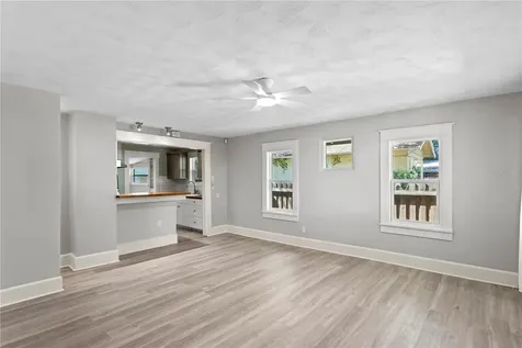 225 35th Street S St Petersburg FL 33711