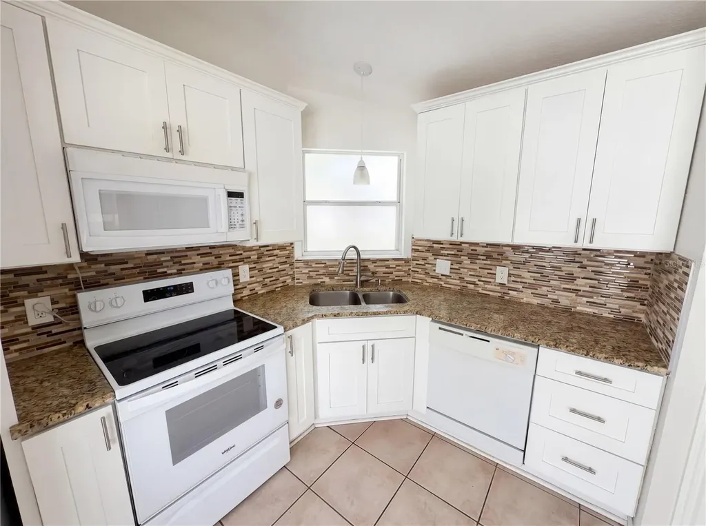 9814 Dean Cove Lane Orlando FL 32825