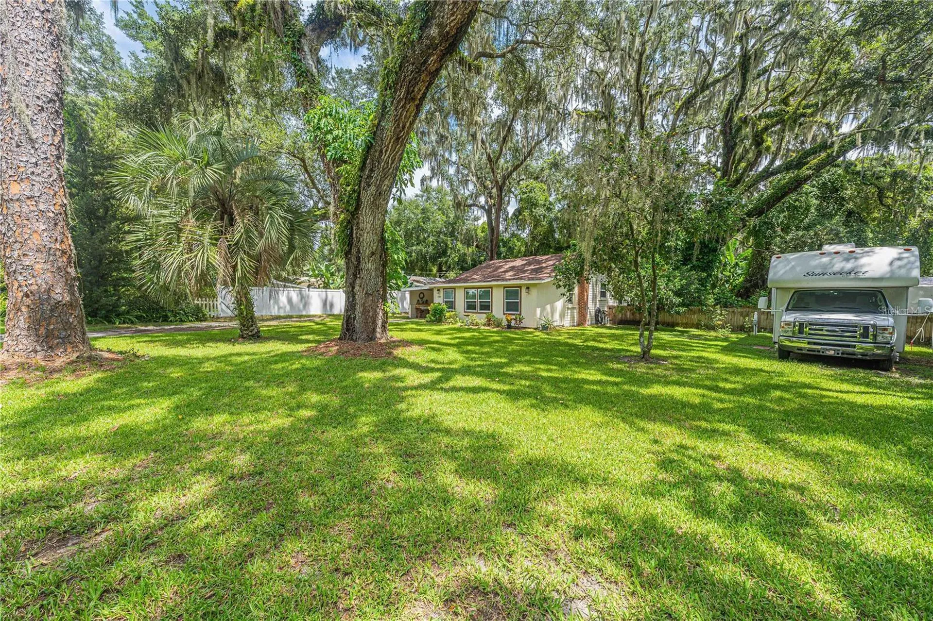 12369 SE 130th Court Ocklawaha FL 32179